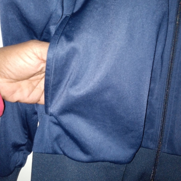 Blue, red & white Fila tracksuit..jacket is a large, pants are medium - Picture 5 of 8